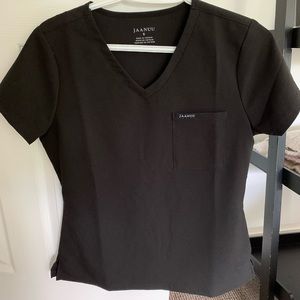 Jaanuu three pocket scrub top